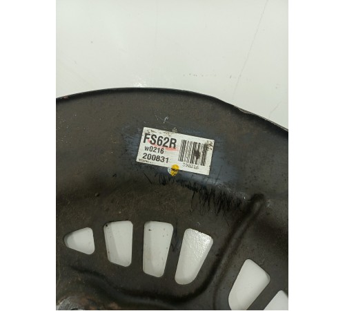 Пыльник тормозного диска передний правый 