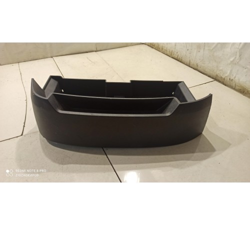 Ящик центрального бардачка верхний