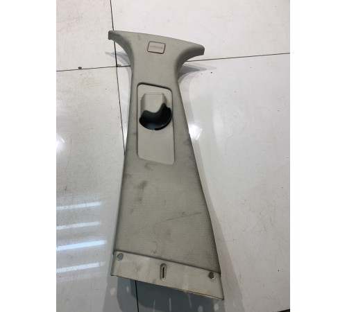 Обшивка центральной стойки (левая, верхняя)