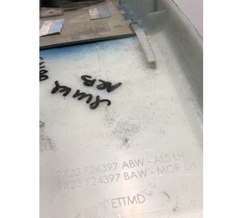 Обшивка центральной стойки (левая, верхняя)