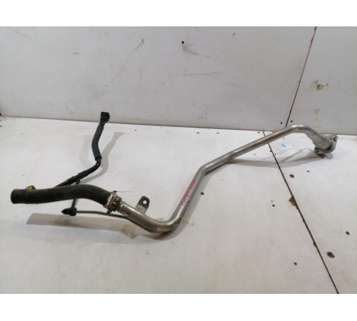 Горловина топливного бака