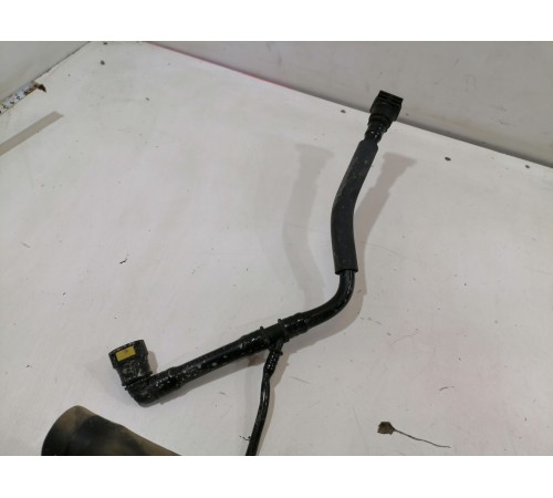 Горловина топливного бака