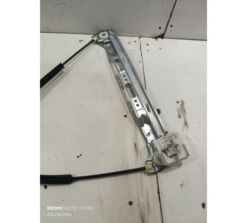 Стеклоподъемник задней правой сдвижной двери