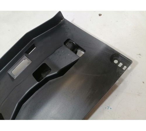 Накладка торпедо правая нижняя