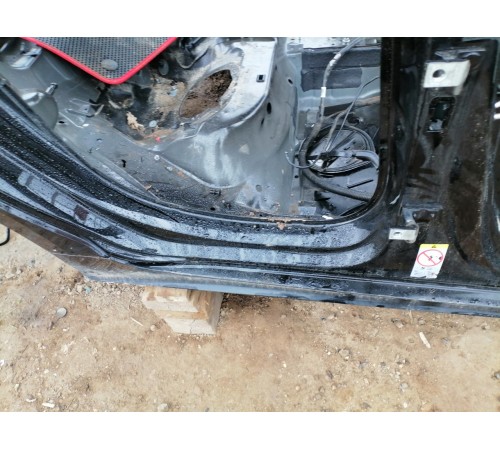 Порог с центральной стойкой правый