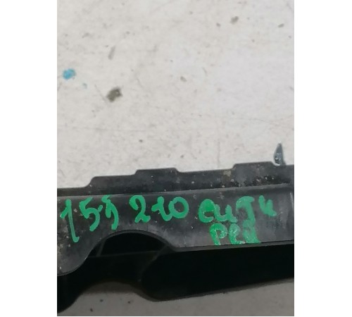 Кронштейн переднего бампера левый