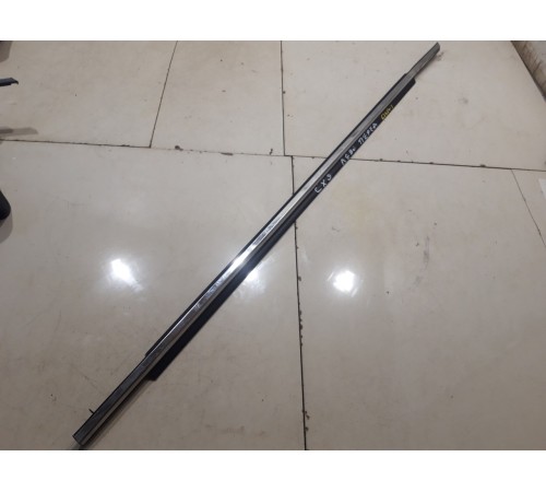 Уплотнитель стекла (передний, левый, внешний)