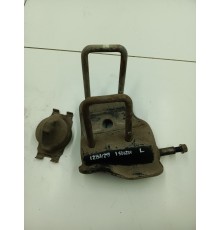 Комплект скоб крепления рессоры задний левый