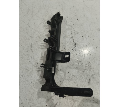 Уплотнитель капота левый верхний