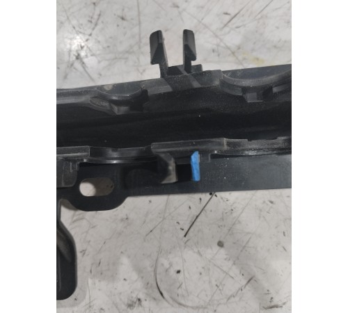 Уплотнитель капота левый верхний