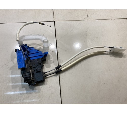 Замок двери (передний правый)