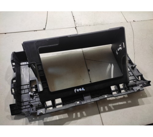 Накладка торпедо правая под бардачок