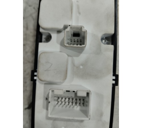 Блок управления стеклоподъёмниками передний левый