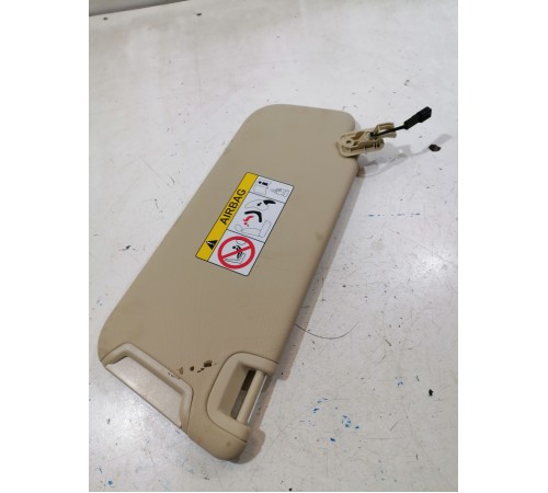 Козырек солнцезащитный правый