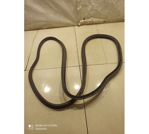 Уплотнитель крышки багажника