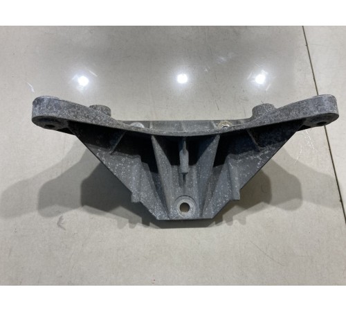 Кронштейн(крепление) распорки стоек