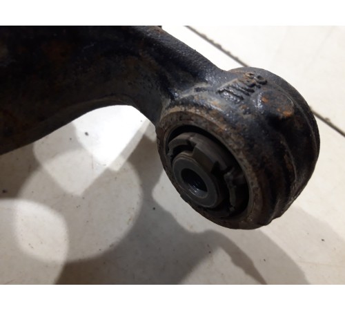 Кулак поворотный (задний, правый)