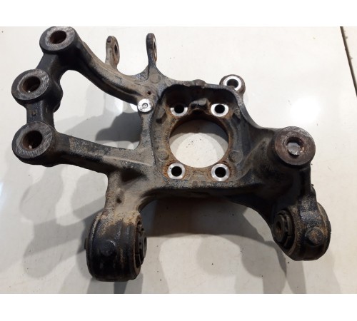 Кулак поворотный (задний, правый)