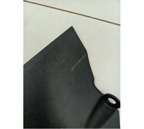 Накладка стойки передняя левая