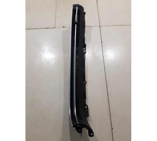 Воздушный дефлектор (правый)