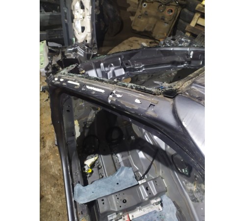 Передня левая стойка кузова крыши