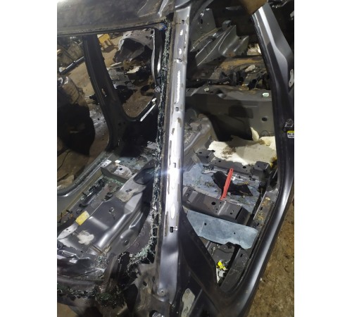 Передня левая стойка кузова крыши