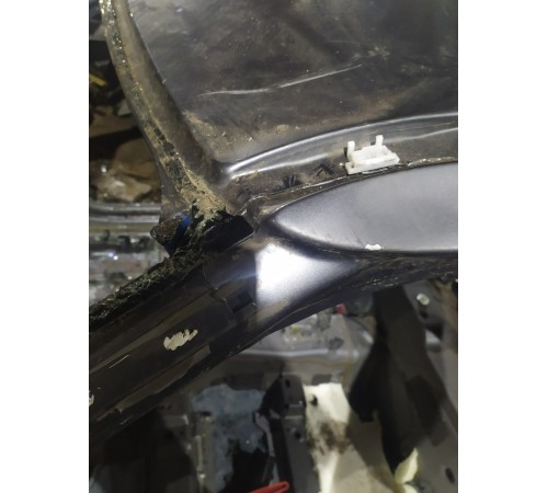 Передня левая стойка кузова крыши