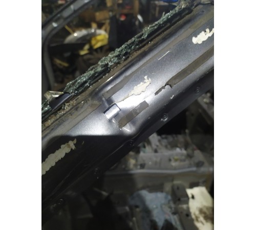 Передня левая стойка кузова крыши