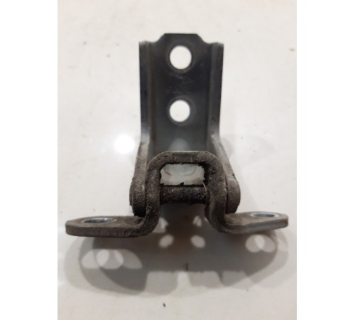 Петля двери (передняя, правая, нижняя)