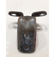 Петля двери (передняя, правая, нижняя)