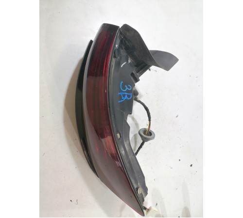 Фонарь задний правый наружний
