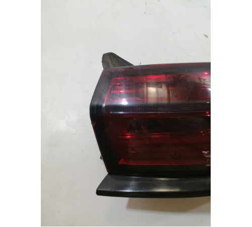 Фонарь задний правый наружний