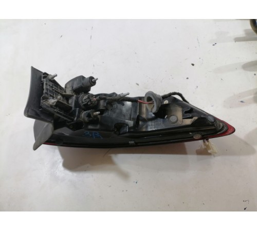 Фонарь задний правый наружний