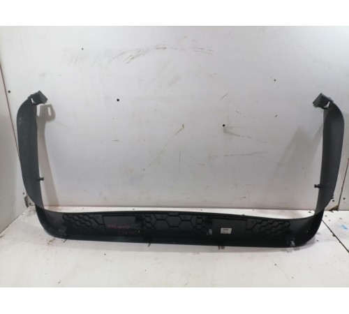 Обшивка крышки багажника верхняя