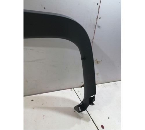 Обшивка крышки багажника верхняя