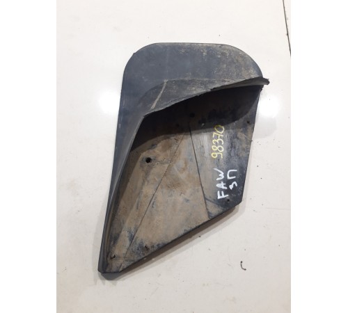 Брызговик (задний правый)