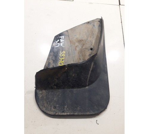 Брызговик (задний правый)