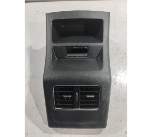 Накладка центральной консоли задняя