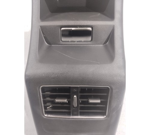 Накладка центральной консоли задняя