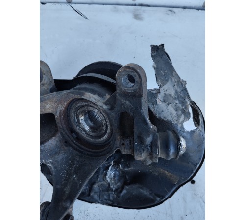 Кулак поворотный(передний левый)