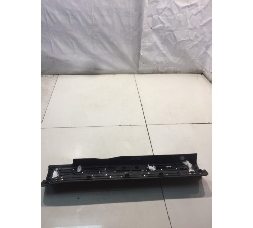 Накладка порога (передняя, левая)