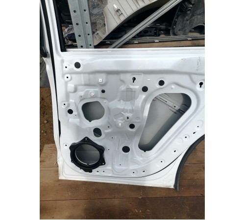 Дверь задняя правая