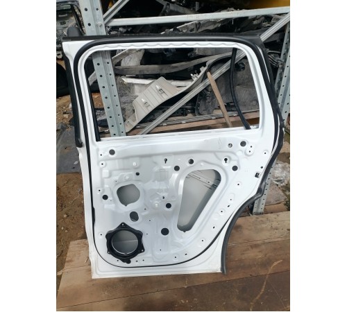 Дверь задняя правая