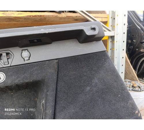 Обшивка багажника левая