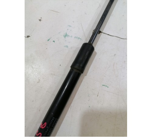 Амортизатор капота правый