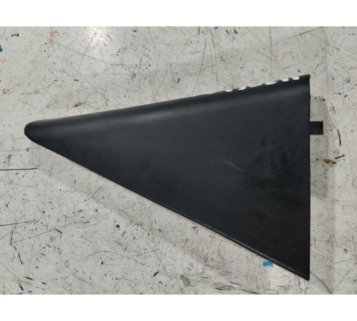 Угол двери задний левый внутренний