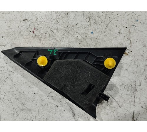 Угол двери задний левый внутренний