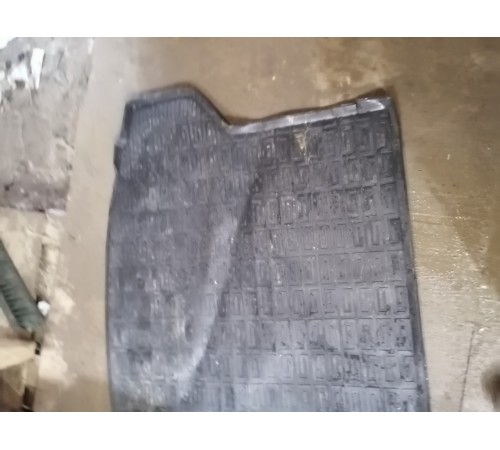 Коврик багажника