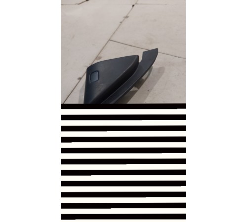 Накладка (угол) двери передняя правая