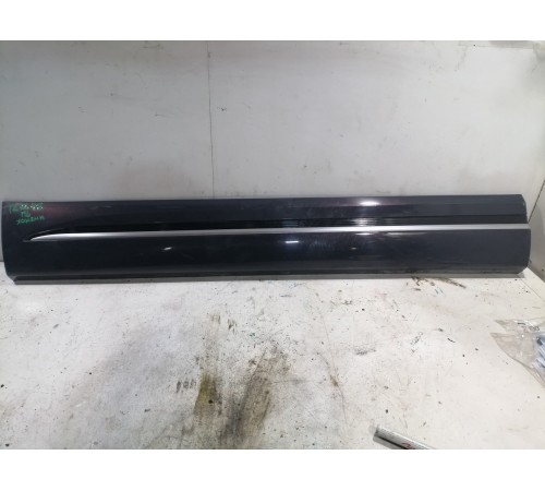 Накладка молдинг двери передняя левая внешняя